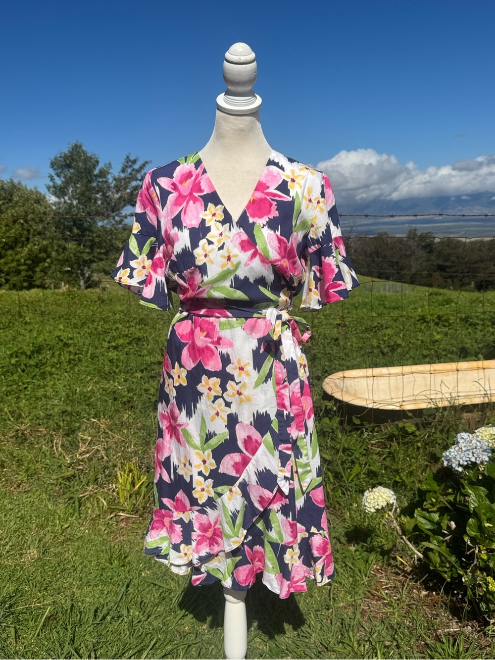 Tori Richard Honolulu Floral Wrap Dress Navy Pink Flutter Sleeve Feminine size 2